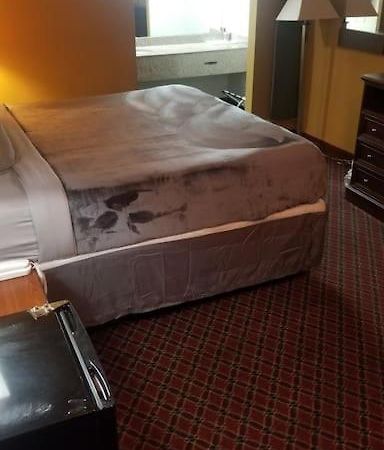 Hotel 2 Queen Beds Hotel Room 106 Wi-Fi Booking スティルウォーター エクステリア 写真