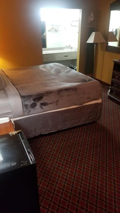 Hotel 2 Queen Beds Hotel Room 106 Wi-Fi Booking スティルウォーター エクステリア 写真